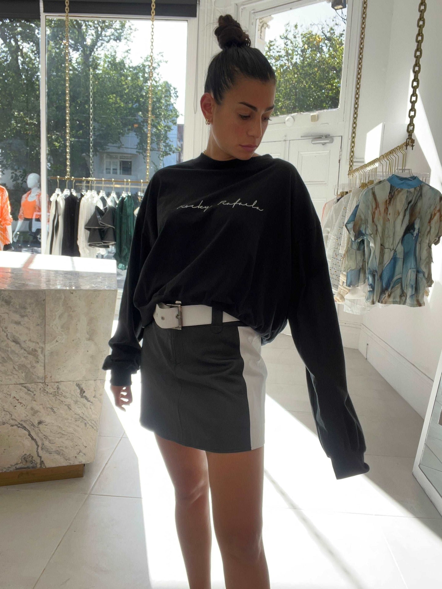 Script Crop Black