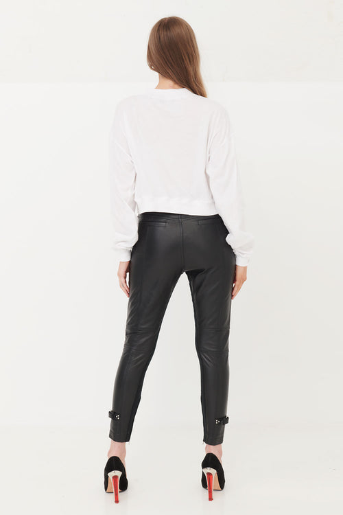 Script Crop White